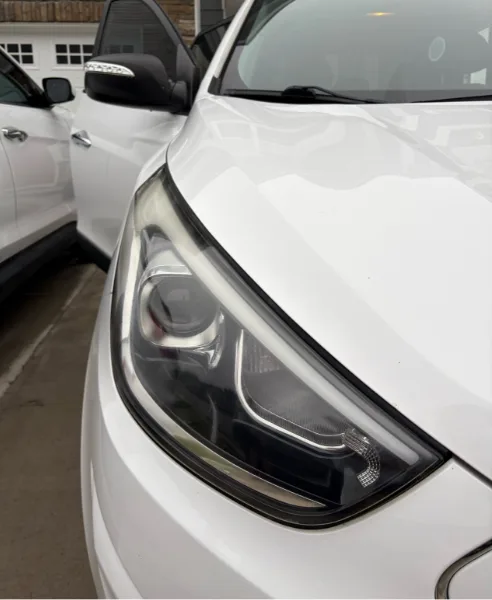 White Hyundai Tucson headlight, our own work, after restoration